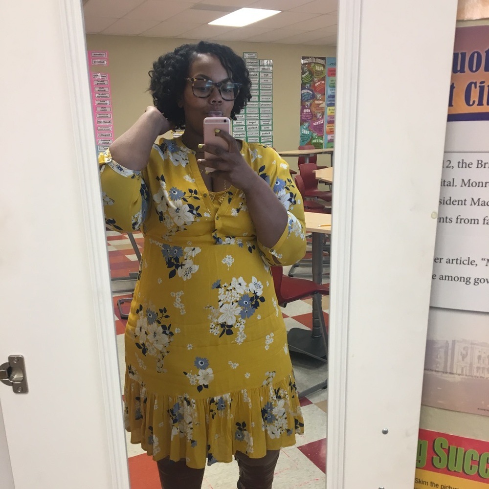 Yellow floral dress! Such a beautiful dress!!!